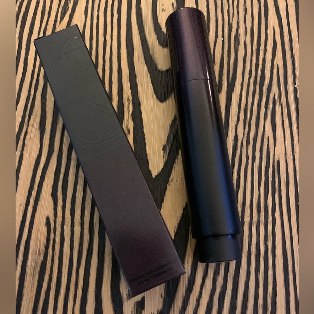 Surratt Beauty Surreal Skin Foundation Wand- O6